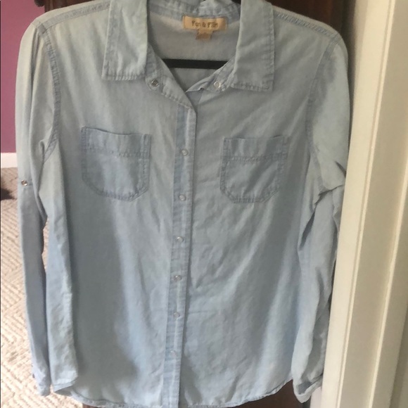 Button up - Picture 1 of 1